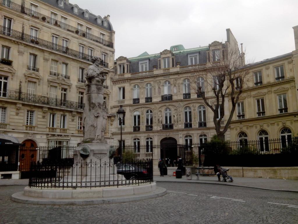 Hotel Celeste Batignolles Montmartre Paris Exterior foto